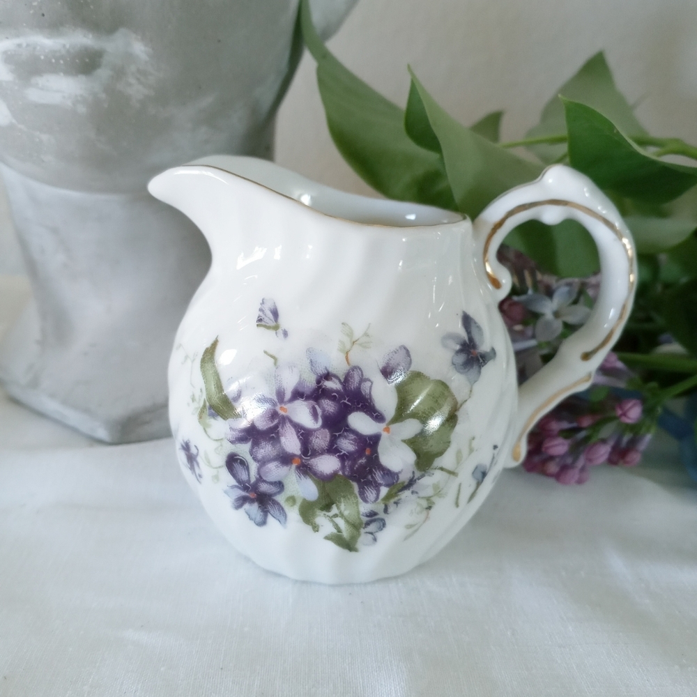 Sweet Vintage Cottage Purple Posies Creamer